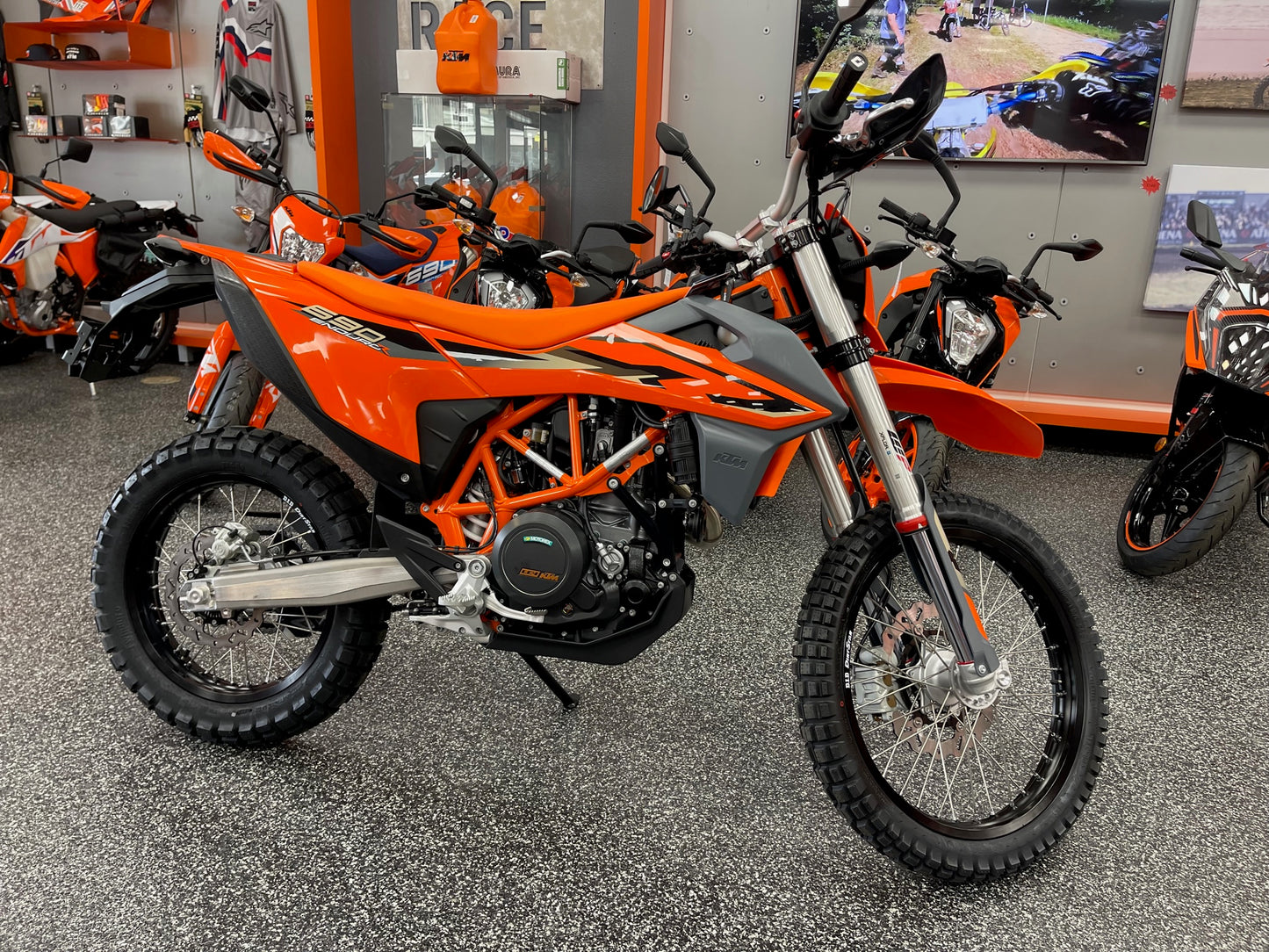 2023 KTM 690 ENDURO R